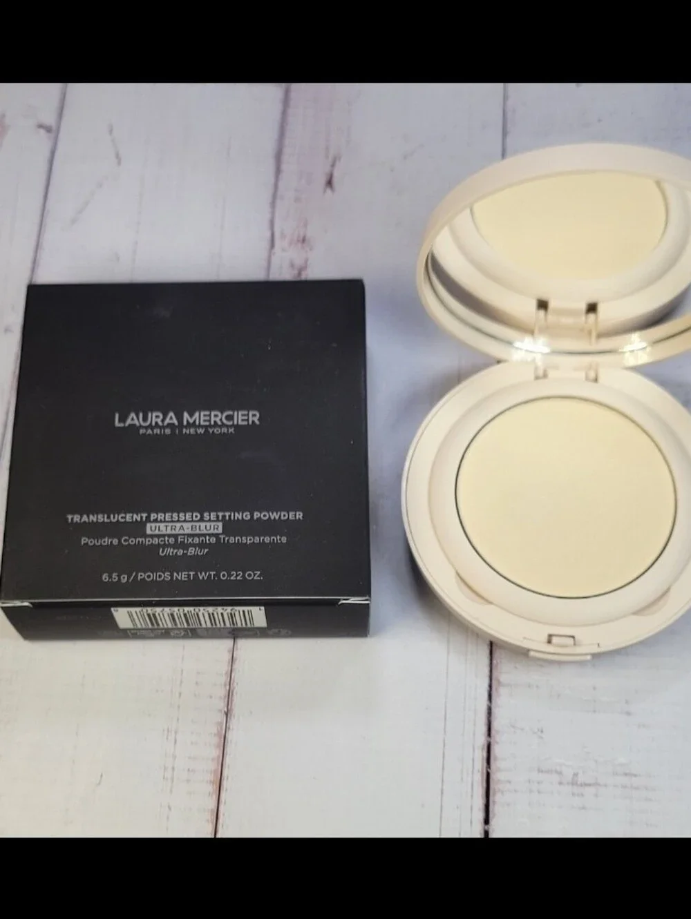 Laura Mercier Ultra-Blur Translucent Pressed Setting Powder with Puff BNIB